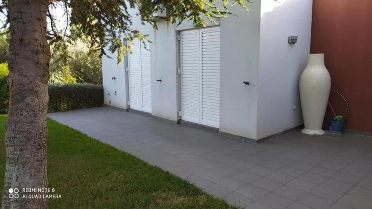 Luxurious 6 Bedroom Villa In A Great Location Chalkís Esterno foto